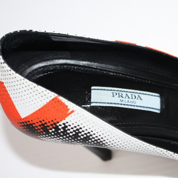 Prada Rare Graffiti Eye Pointy Toe Pumps Shoes in size EU 40 / US 10 - Picture 9 of 12